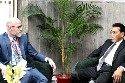 চিফ হুইপের সঙ্গে স্টুয়ার্ট জেমসের সৌজন্য সাক্ষাৎ