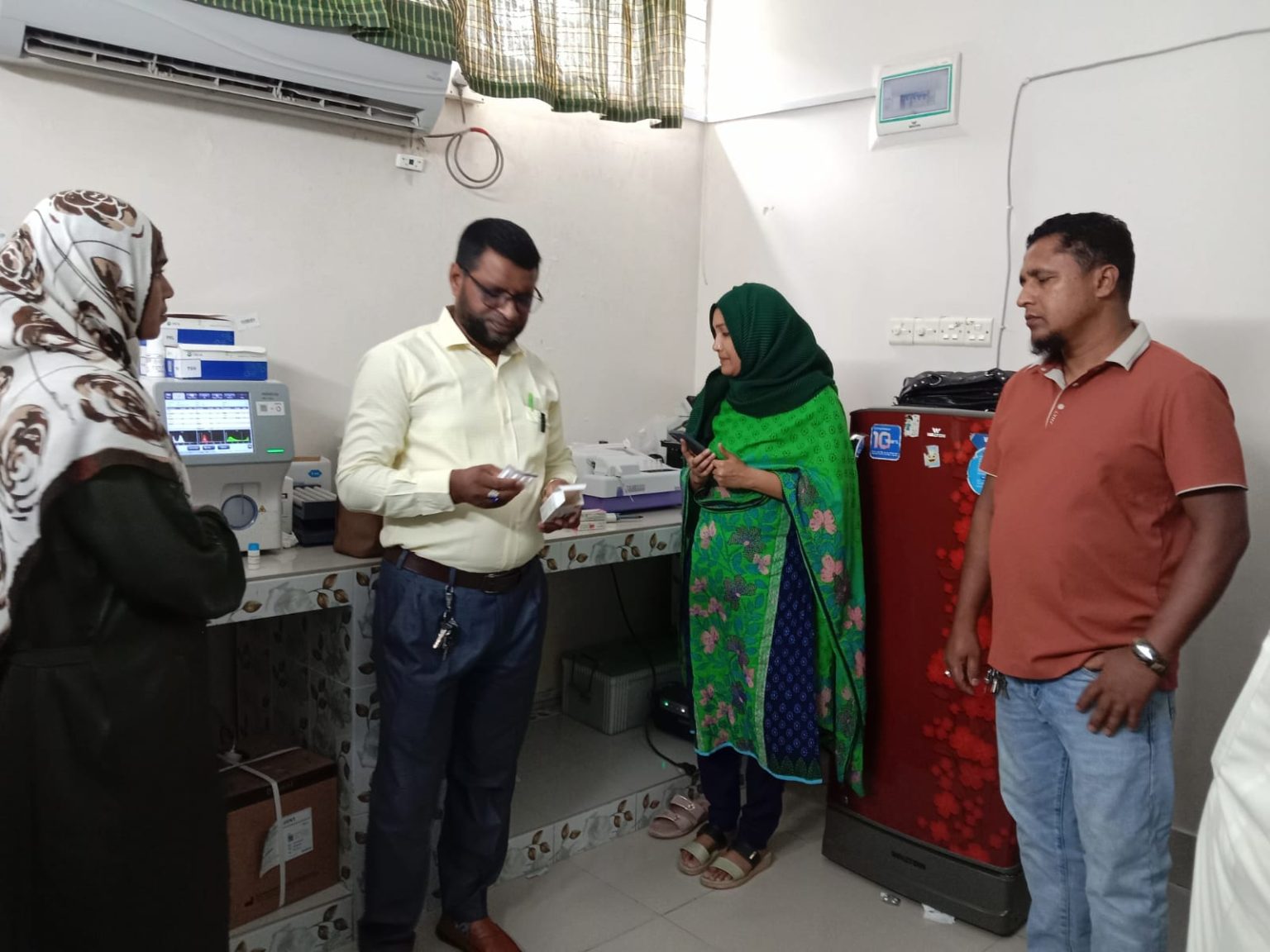 তালতলীতে মেয়াদোত্তীর্ণ ওষুধ রাখায় ইসলামিয়া হসপিটালকে পনের হাজার টাকা জরিমানা